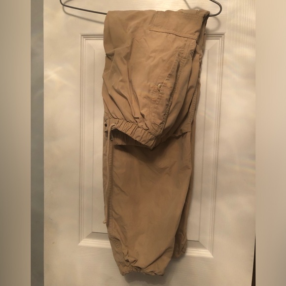 Aritzia Parachute Pants - Picture 1 of 4